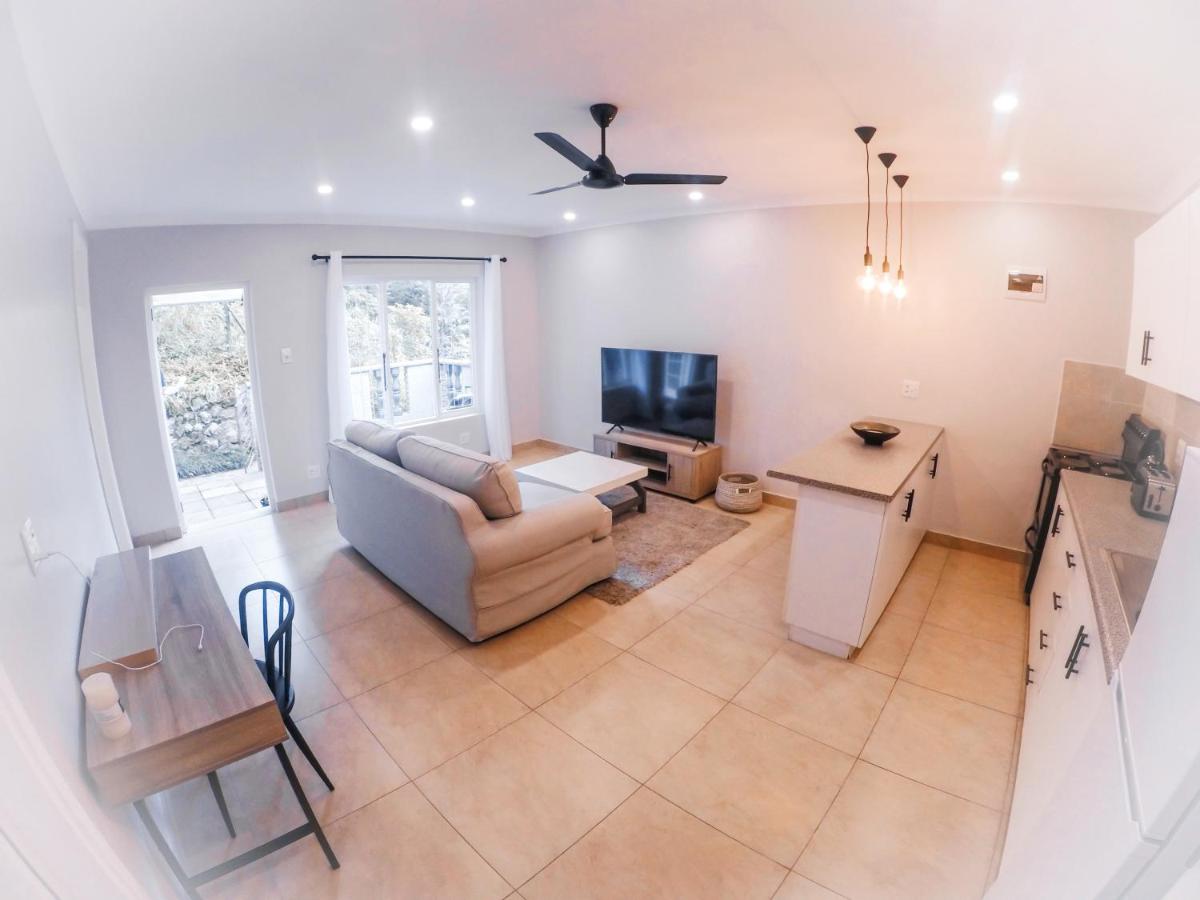 Strelitzia Apartments - Hizvo