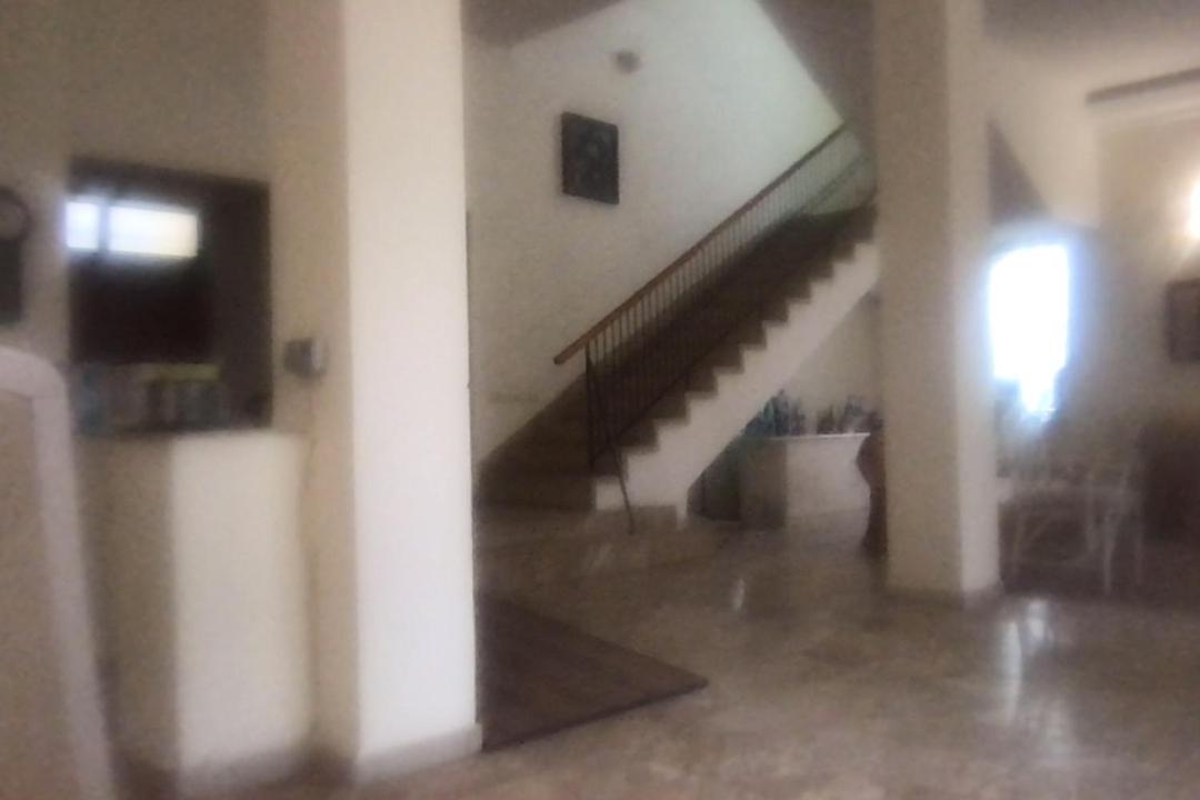Vila vis pe malul lacului - Housity