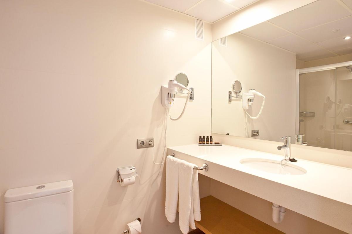 Un baño de Aparthotel Ponent Mar