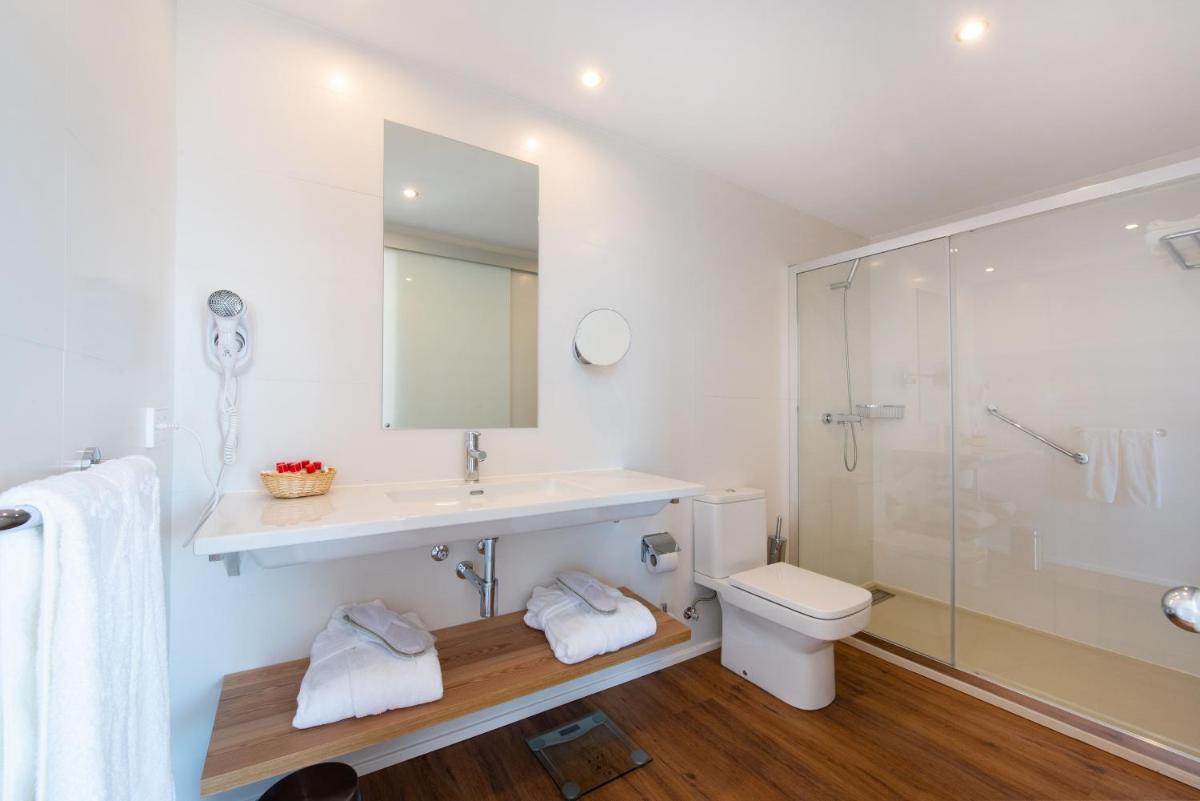 Un baño de Aparthotel Ponent Mar