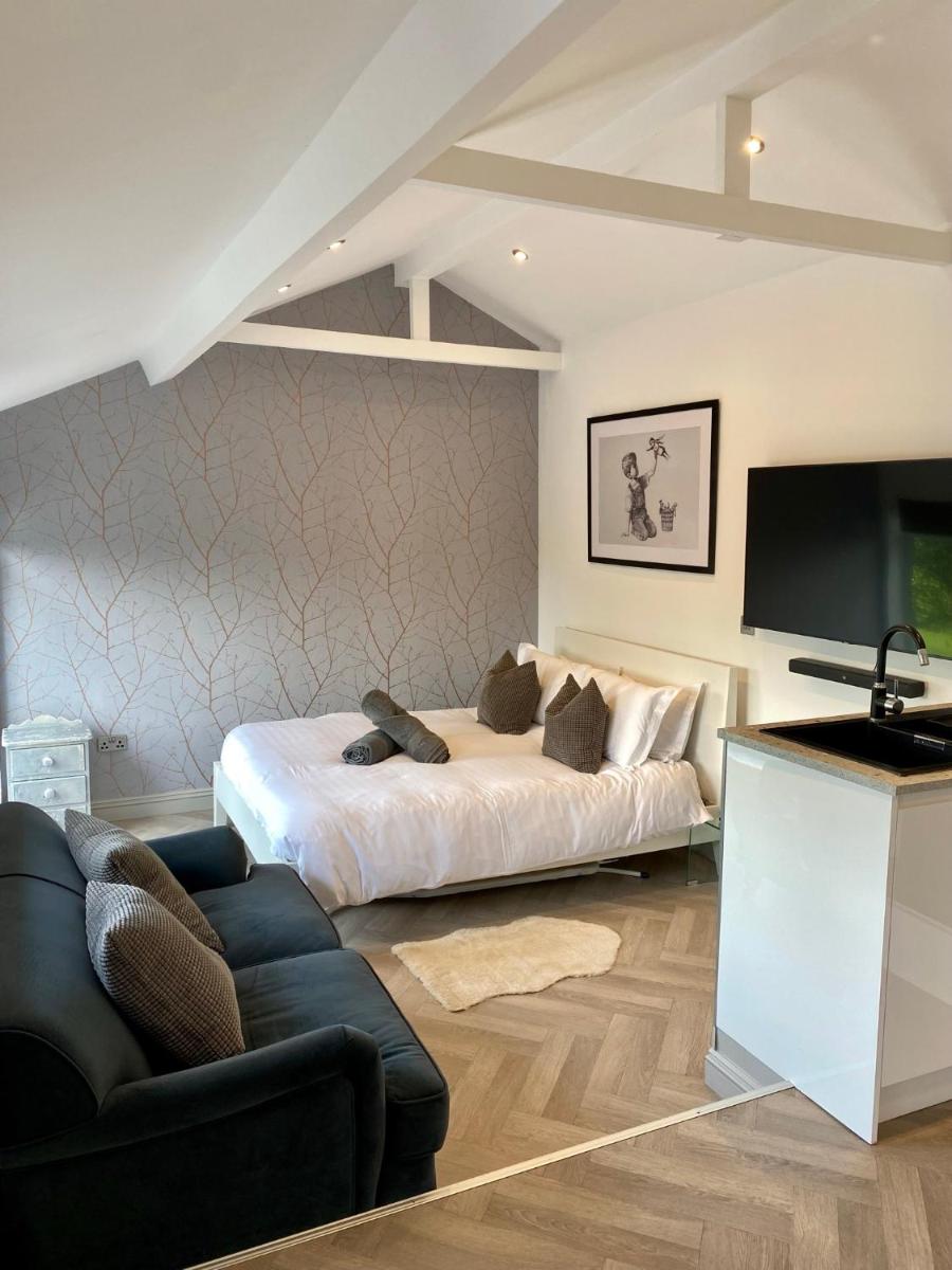 Secluded studio apartment with private gated access- The Pavilion - Housity