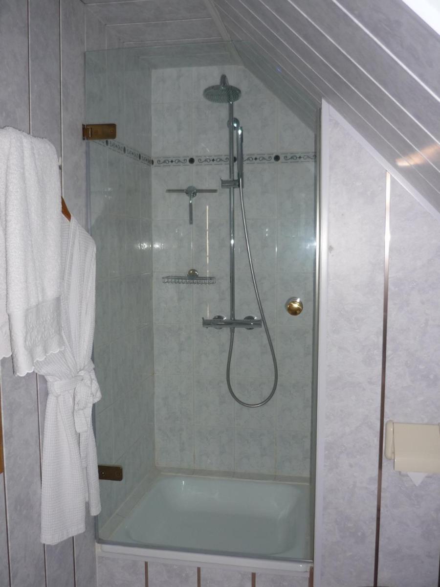 Les Pensées - Housity