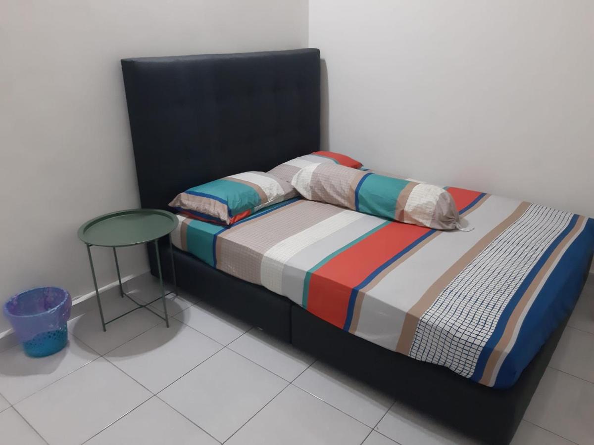 Rumah Armand Tg Minyak Sungai Udang Melaka 4BR Fully Aircond - Housity