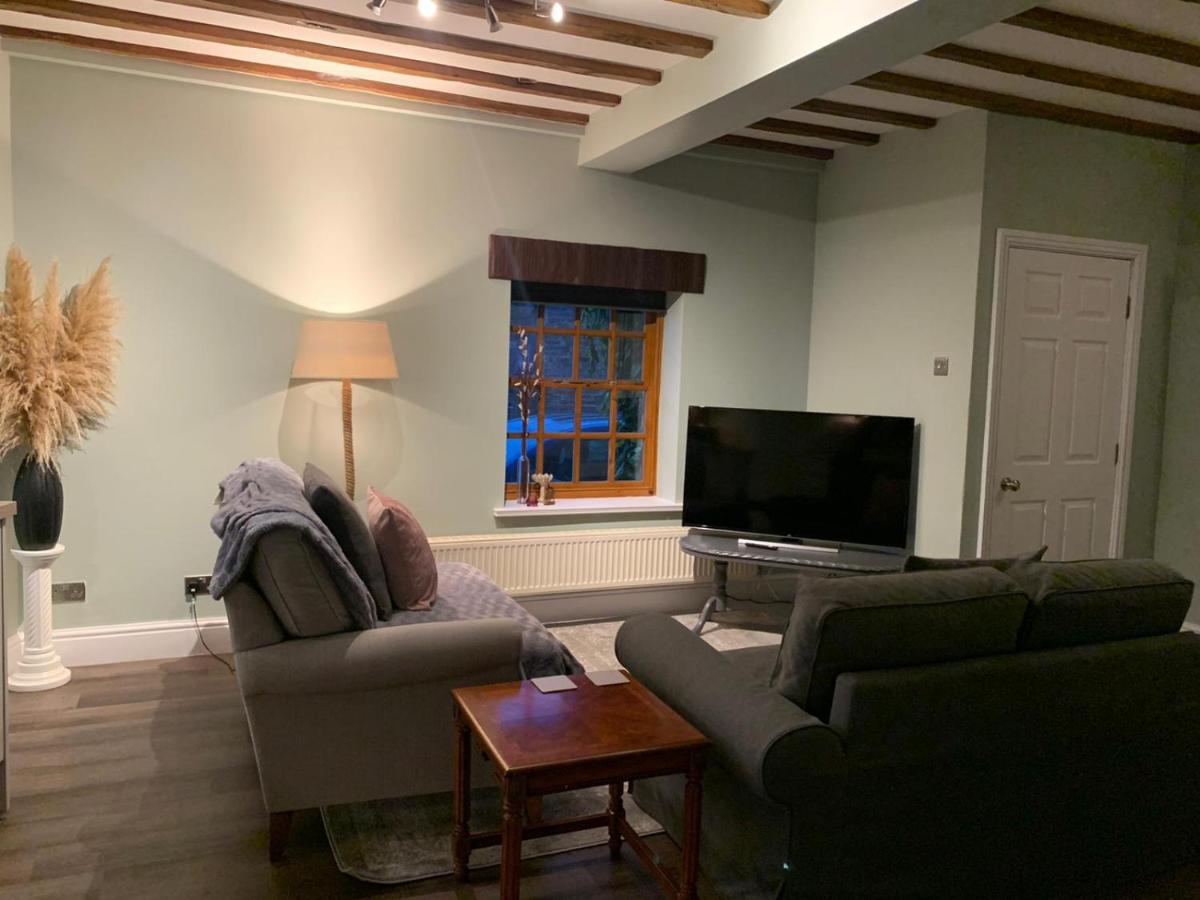 Apartment One, The Carriage House, York - Housity
