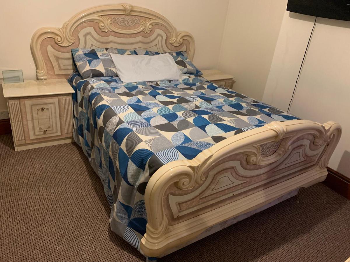 Busy Bee - Guest House - Self Service - Housity