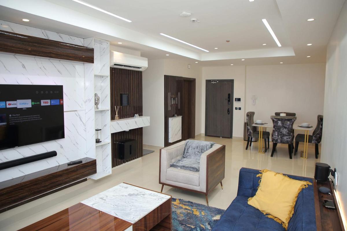 Suitetrails - Oceanview Smart Home with Pool in Oniru-Lekki 1