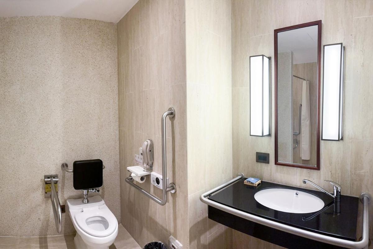 The Gaya Hotel - Housity