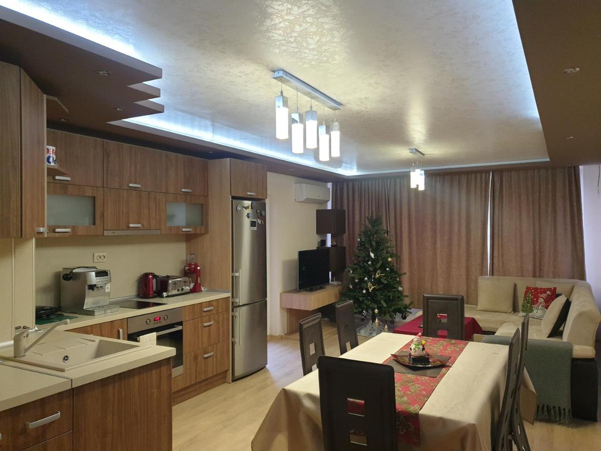 Luxury Two Bedroom Flat - Housity