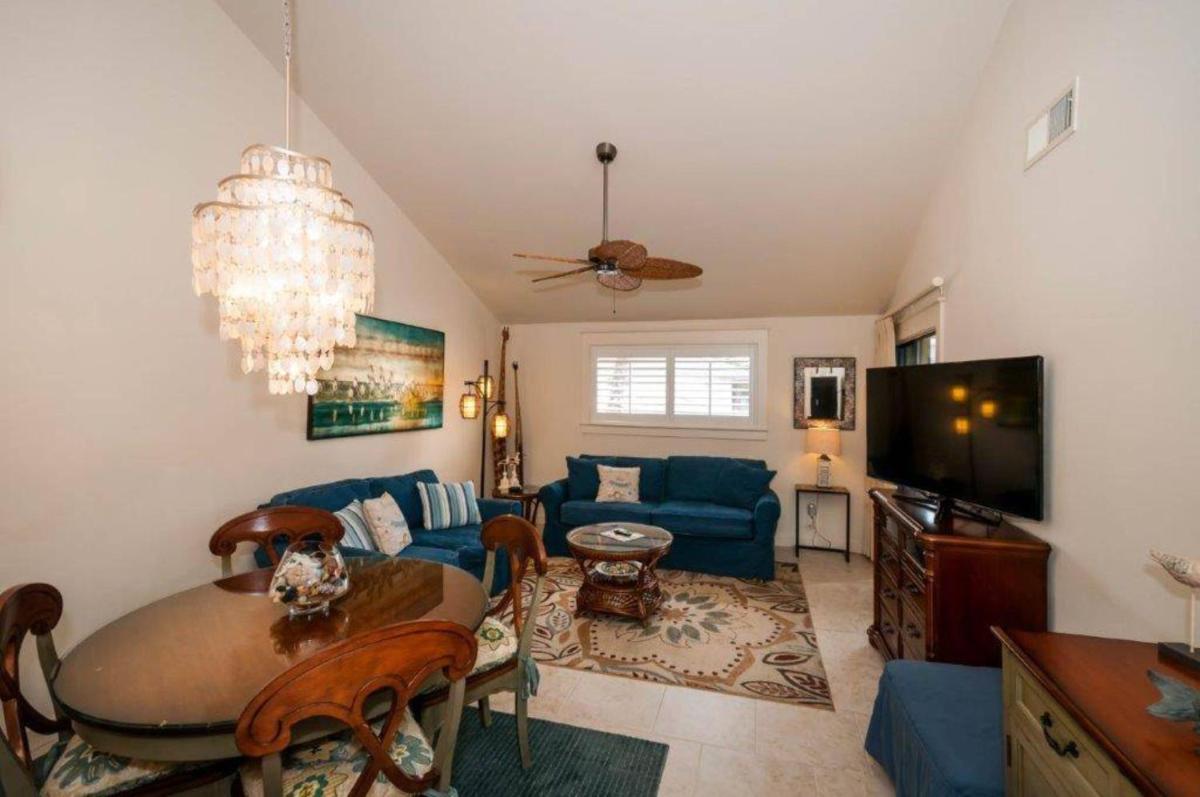 Suitetrails - Chateau La Mer 704 by Destin Getaways