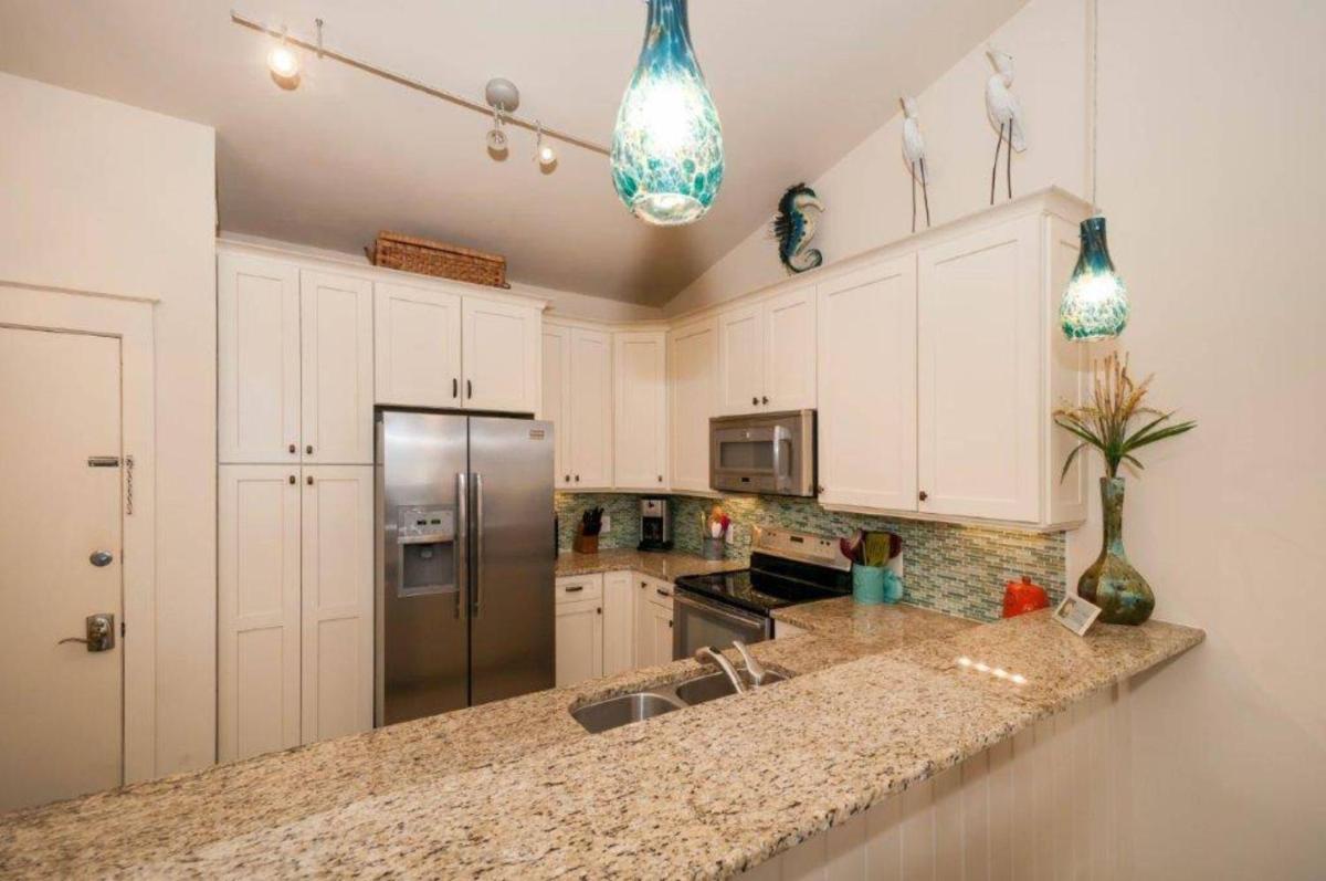 Suitetrails - Chateau La Mer 704 by Destin Getaways