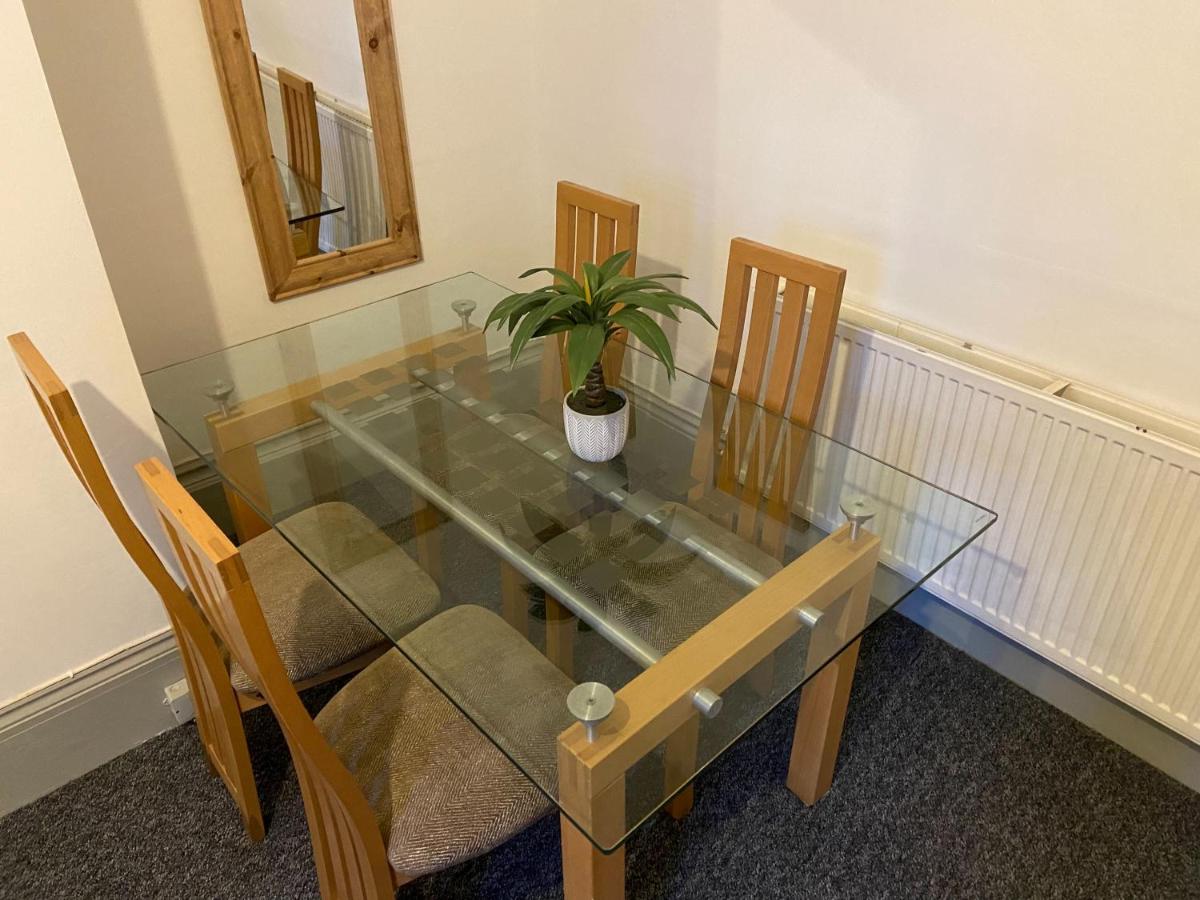 Newcastle Apartment 3 - Free Parking - Housity