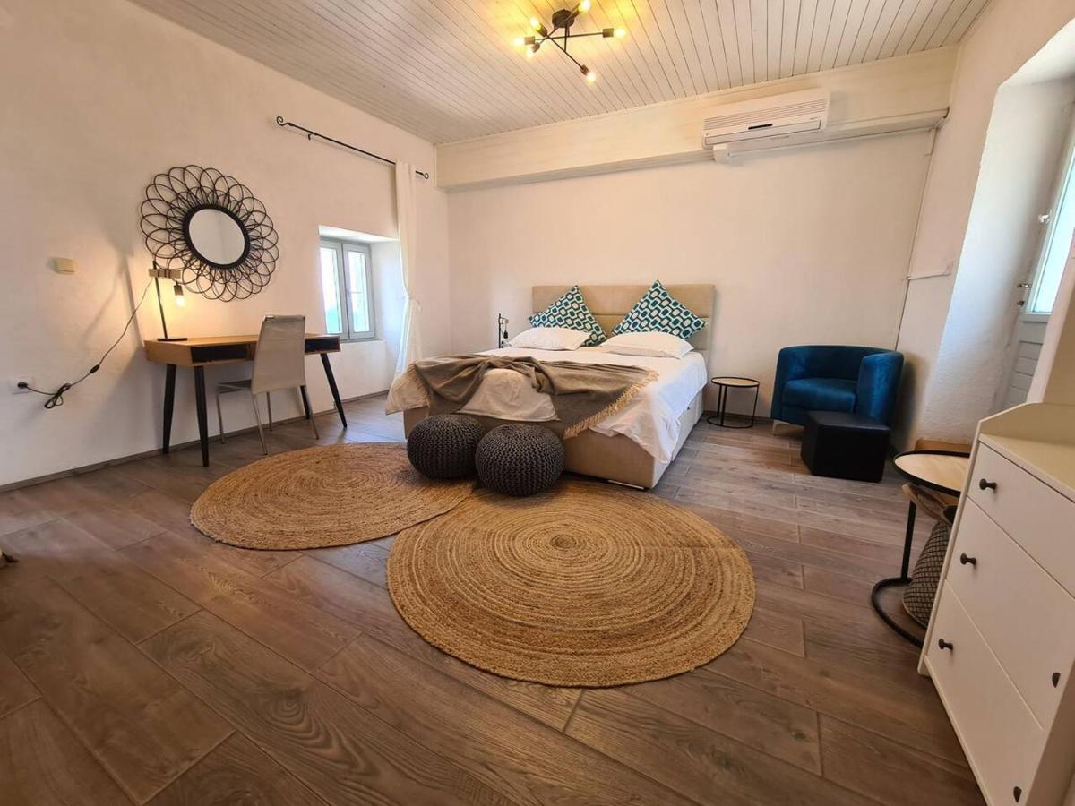 Amber village house with private pool and sea view - Housity