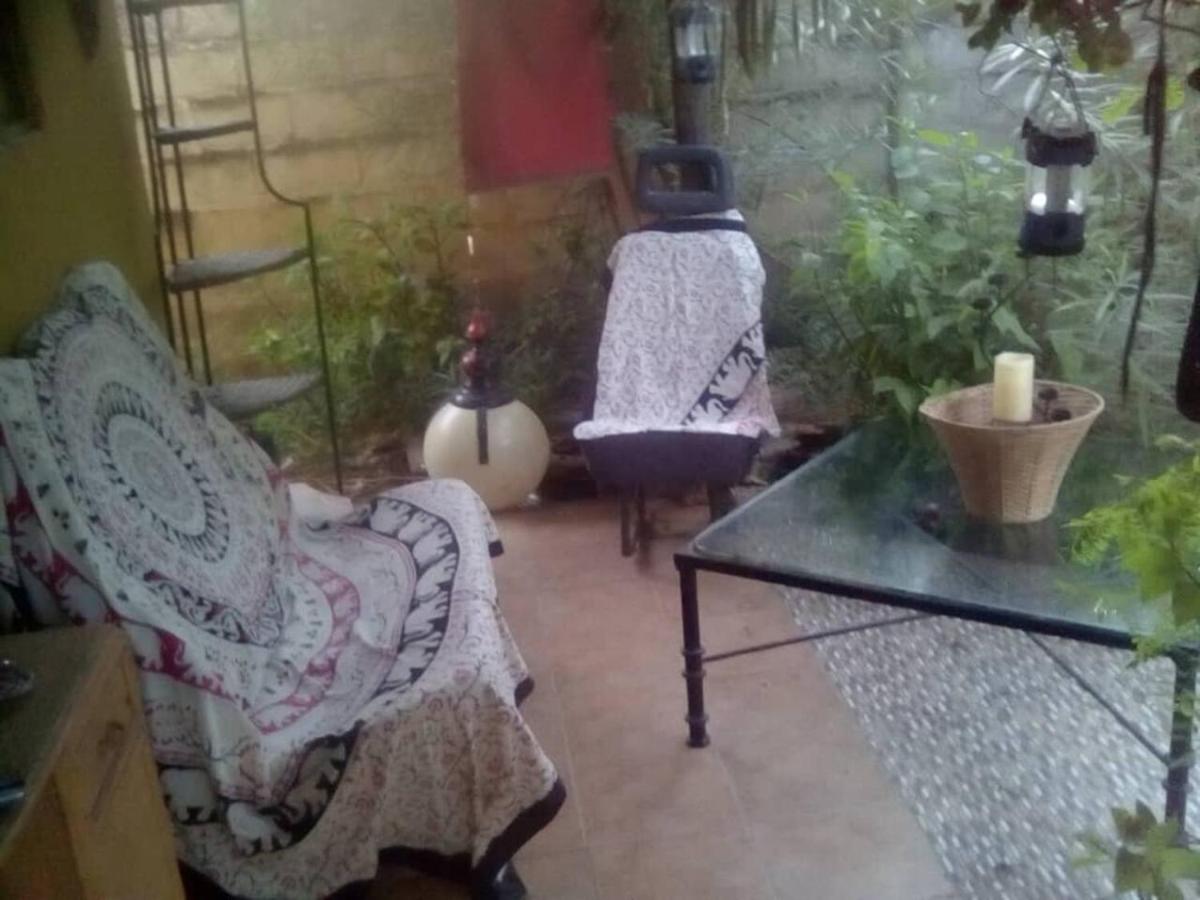 Lovely 3-Bdrm Cottage w Private Patios Pkg Sanyang - Housity