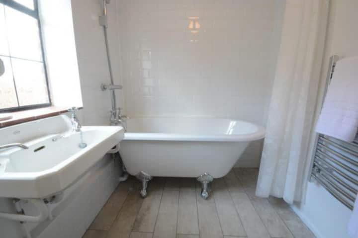 Piglet Cottage A Well Equipped Home From Home - Housity