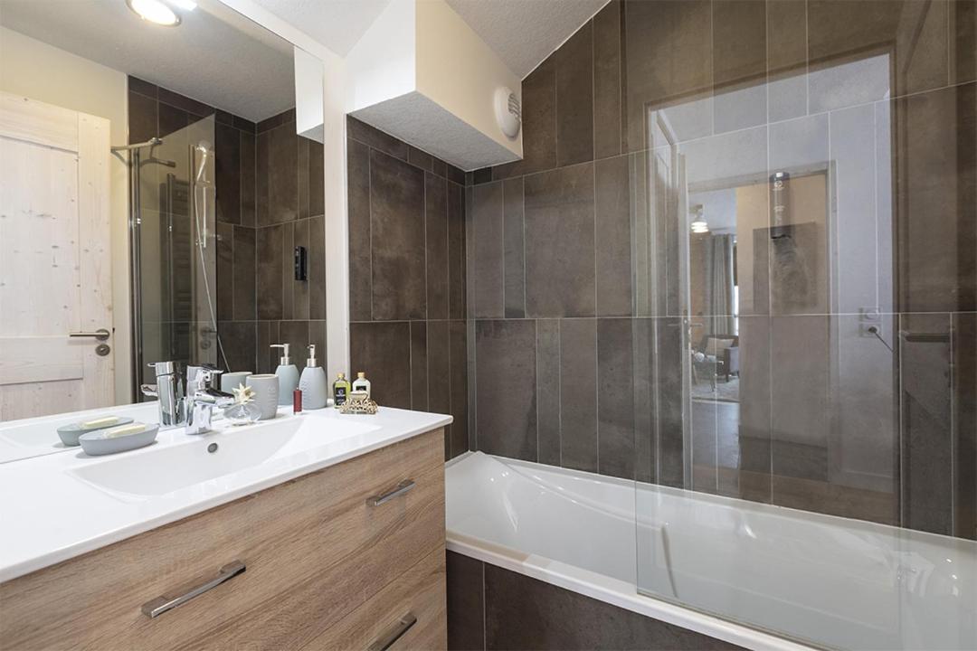 Salle de bains dans l'établissement TERRESENS - Le Hameau de Barthélémy