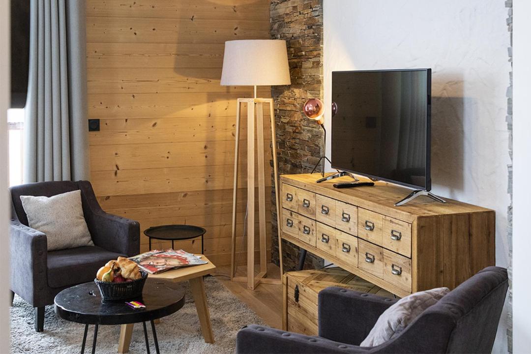 Télévision ou salle de divertissement dans l'établissement TERRESENS - Le Hameau de Barthélémy