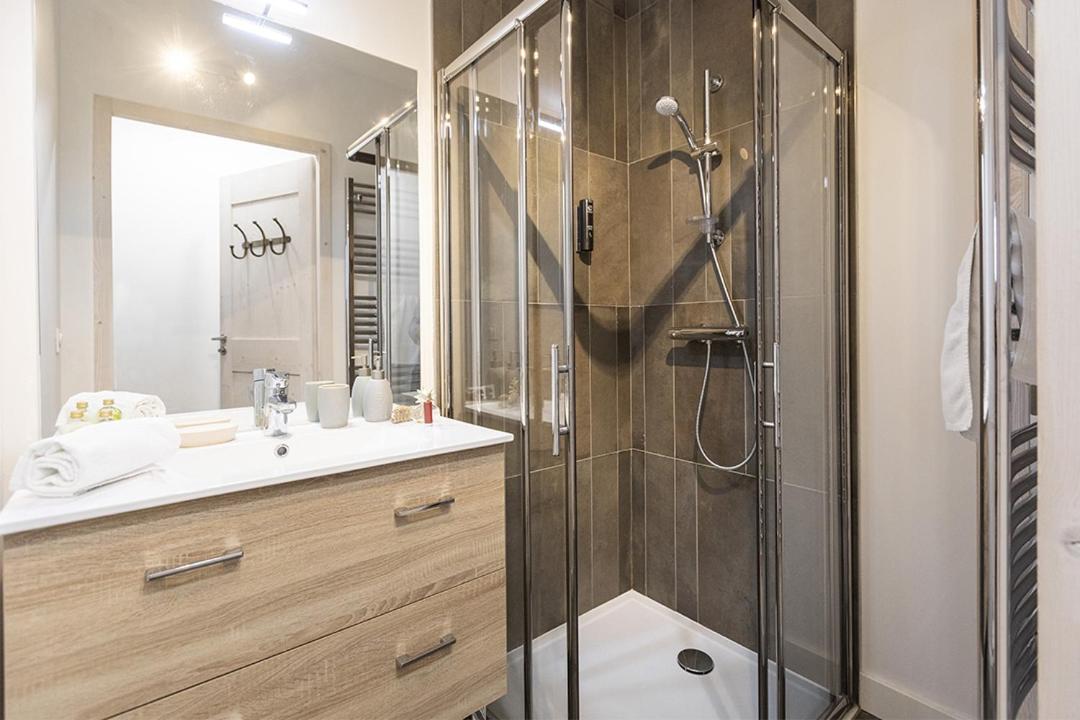Salle de bains dans l'établissement TERRESENS - Le Hameau de Barthélémy