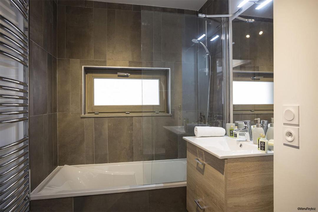 Salle de bains dans l'établissement TERRESENS - Le Hameau de Barthélémy