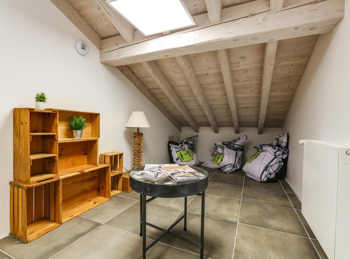 Coin salon dans l'établissement TERRESENS - Le Hameau de Barthélémy