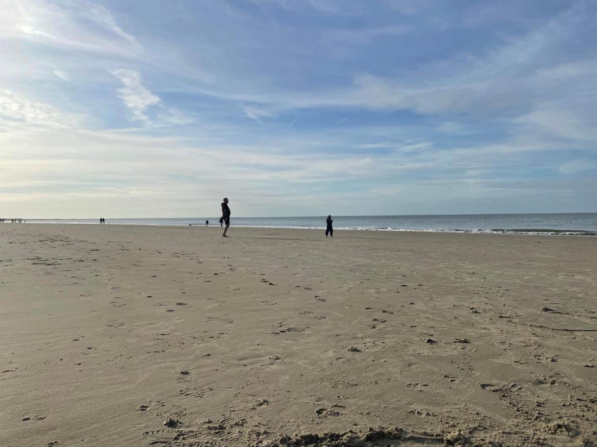 Renesse Chalet in family friendly area - Housity