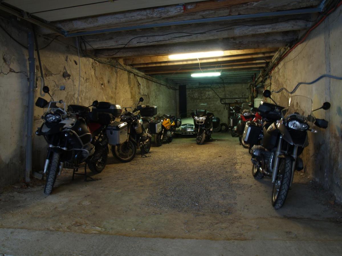 Photo de la galerie de l'établissement Les Arcades Le Lion D'or, à Buis-les-Baronnies