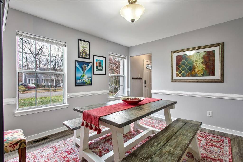 Charming 3-Bedroom Home in Heart of Ashland - Housity