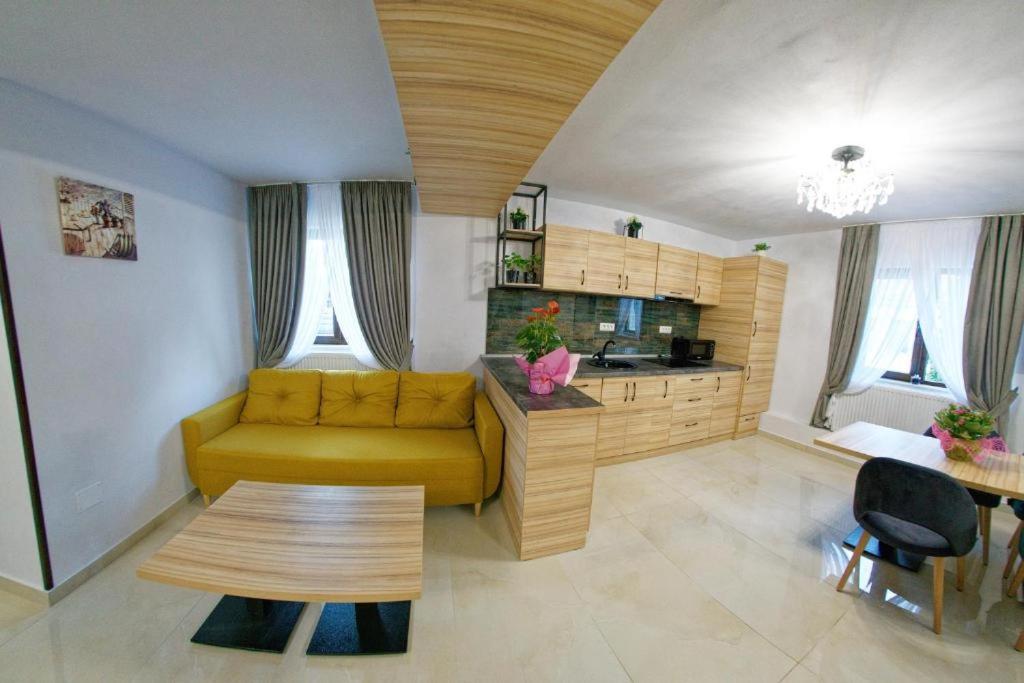 Bucovina Holidays Sadova - Housity