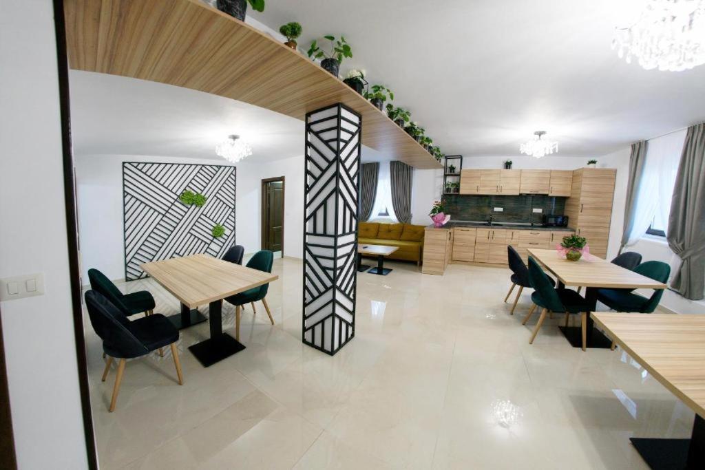 Bucovina Holidays Sadova - Housity