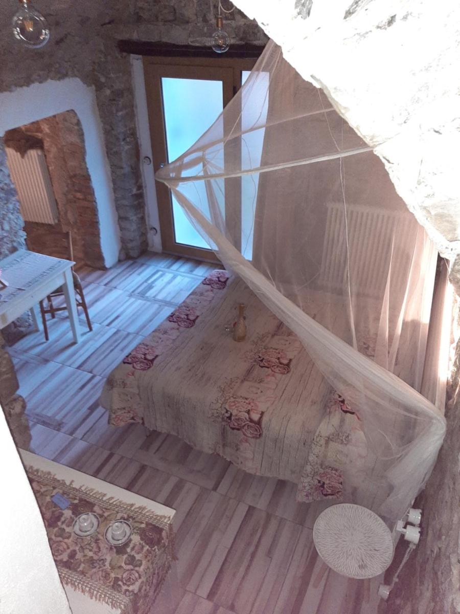 La grotta dell'Antica Calvasino - Jacuzzi - Housity