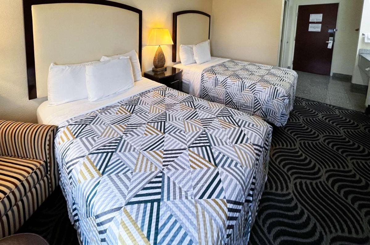 Executive Inn & Suites Breaux Bridge, LA - Housity