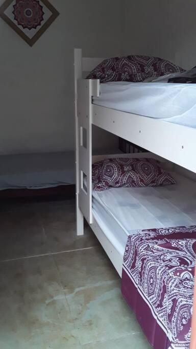 N1 2 Apto Pequeño Habitación con baño privado a 120 metros de Plaza Batlle punto Central de la Ciudad - Housity