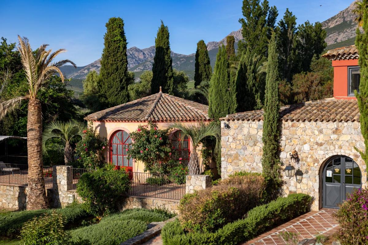 Vue générale sur la montagne ou vue sur la montagne depuis l'hôtel