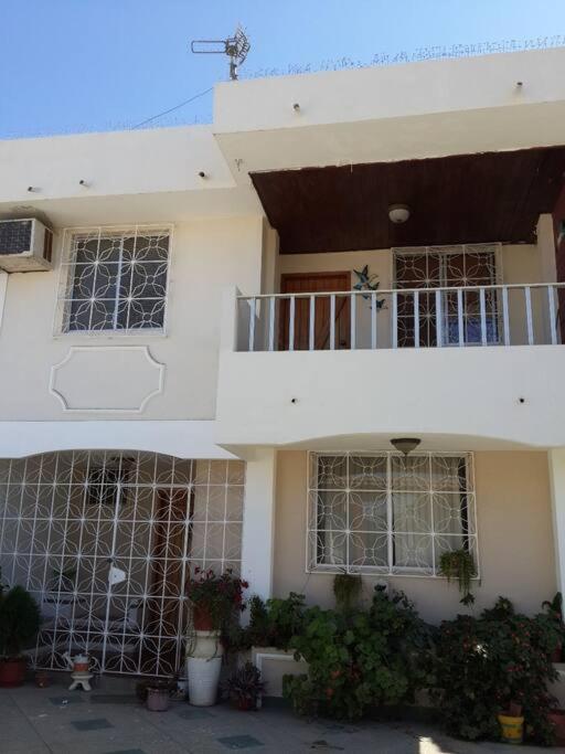 Casa Vacacional Salinas cerca de la playa - Housity