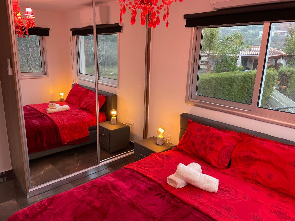 SOFROS VALLEY HILLS CHALET - Housity