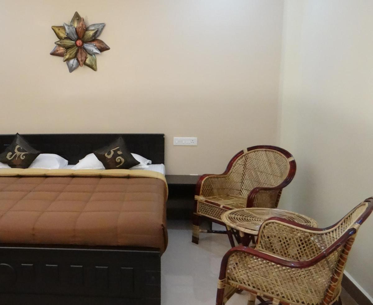 Laughing Waters Fine Stay - Housity