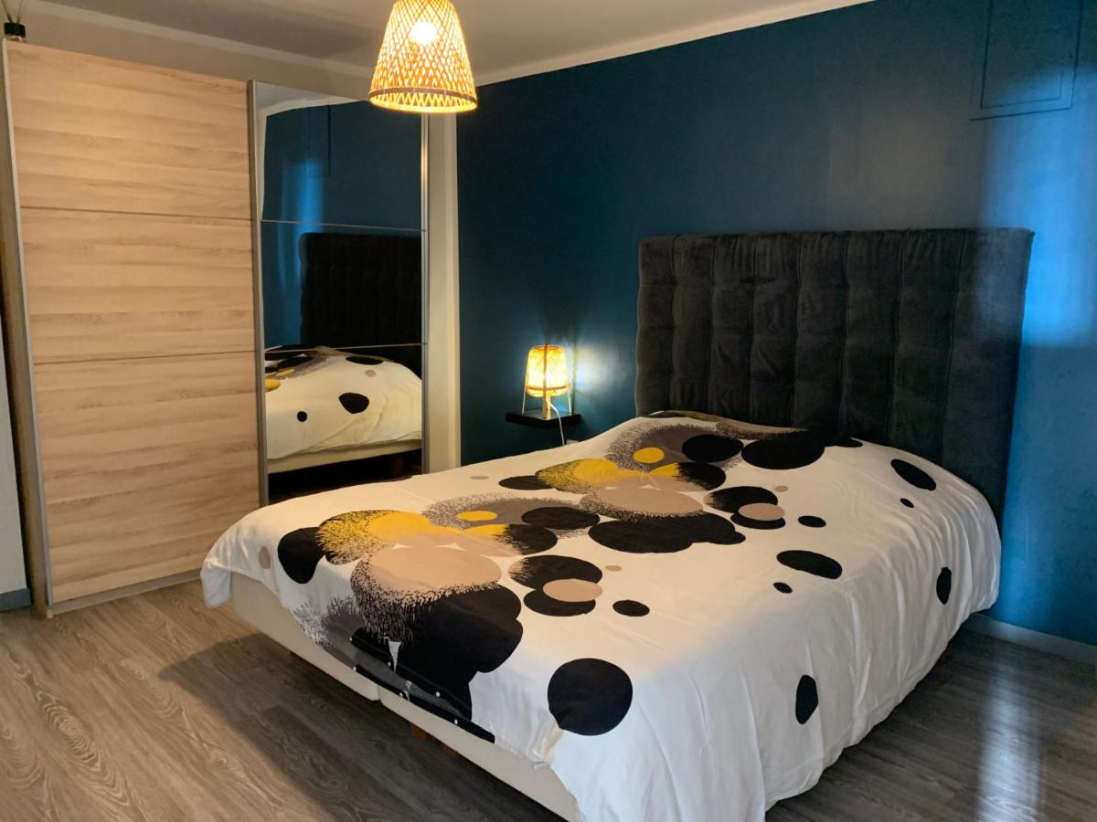 Le Sweet Home Lens - Housity