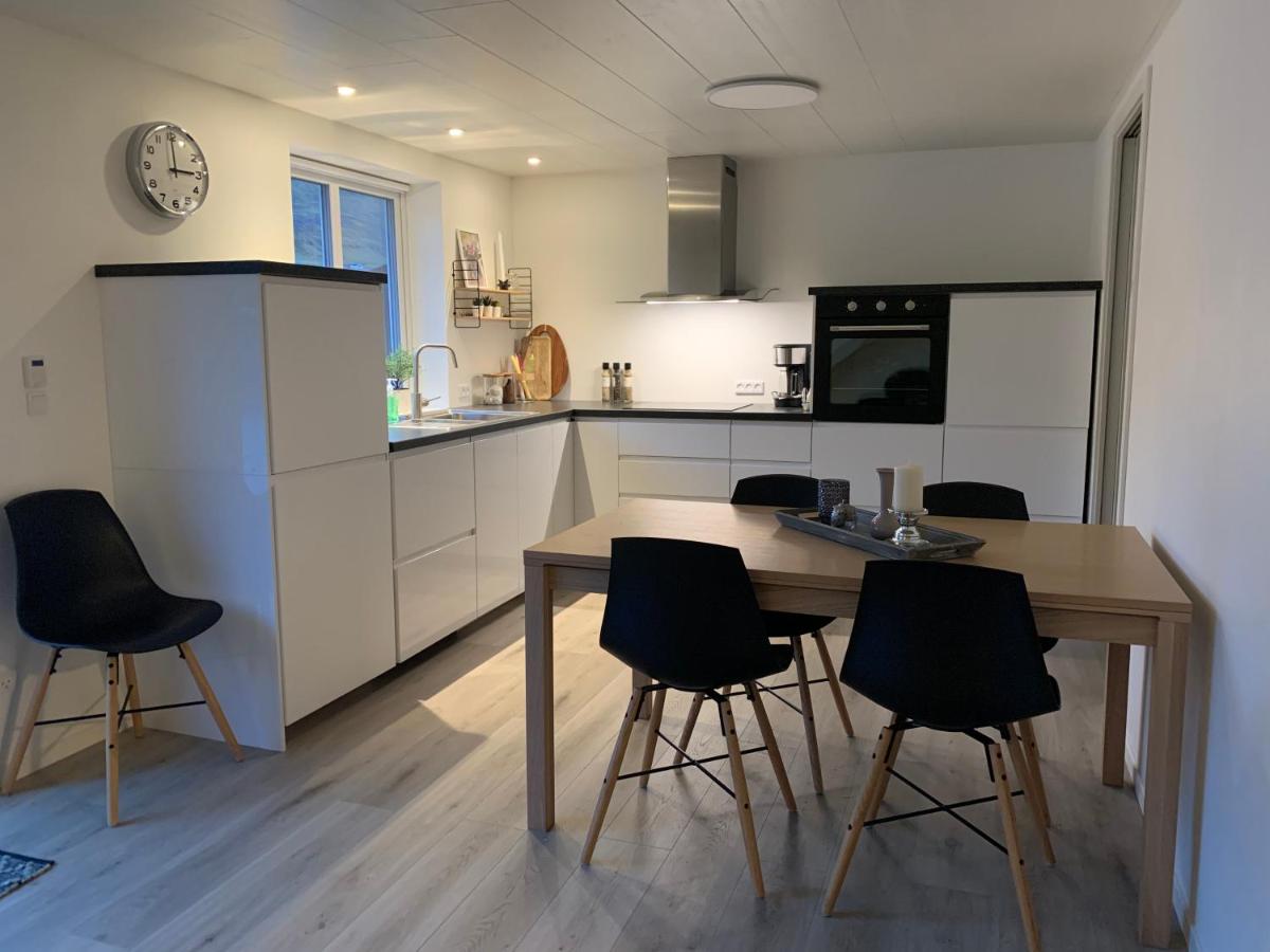 Suitetrails - Spacious Apartment on N.P.Gøta 8a, Klaksvik