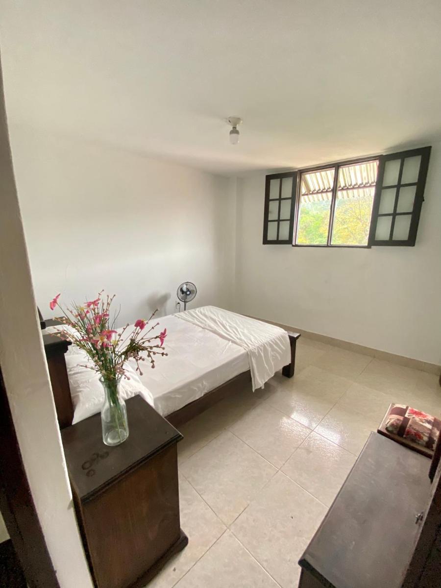 Casa rústica con terraza, en el corazón del pueblo - Housity