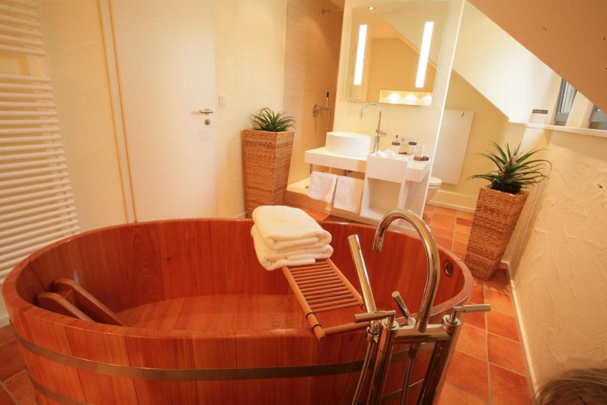 Vinotel Augustin - Housity