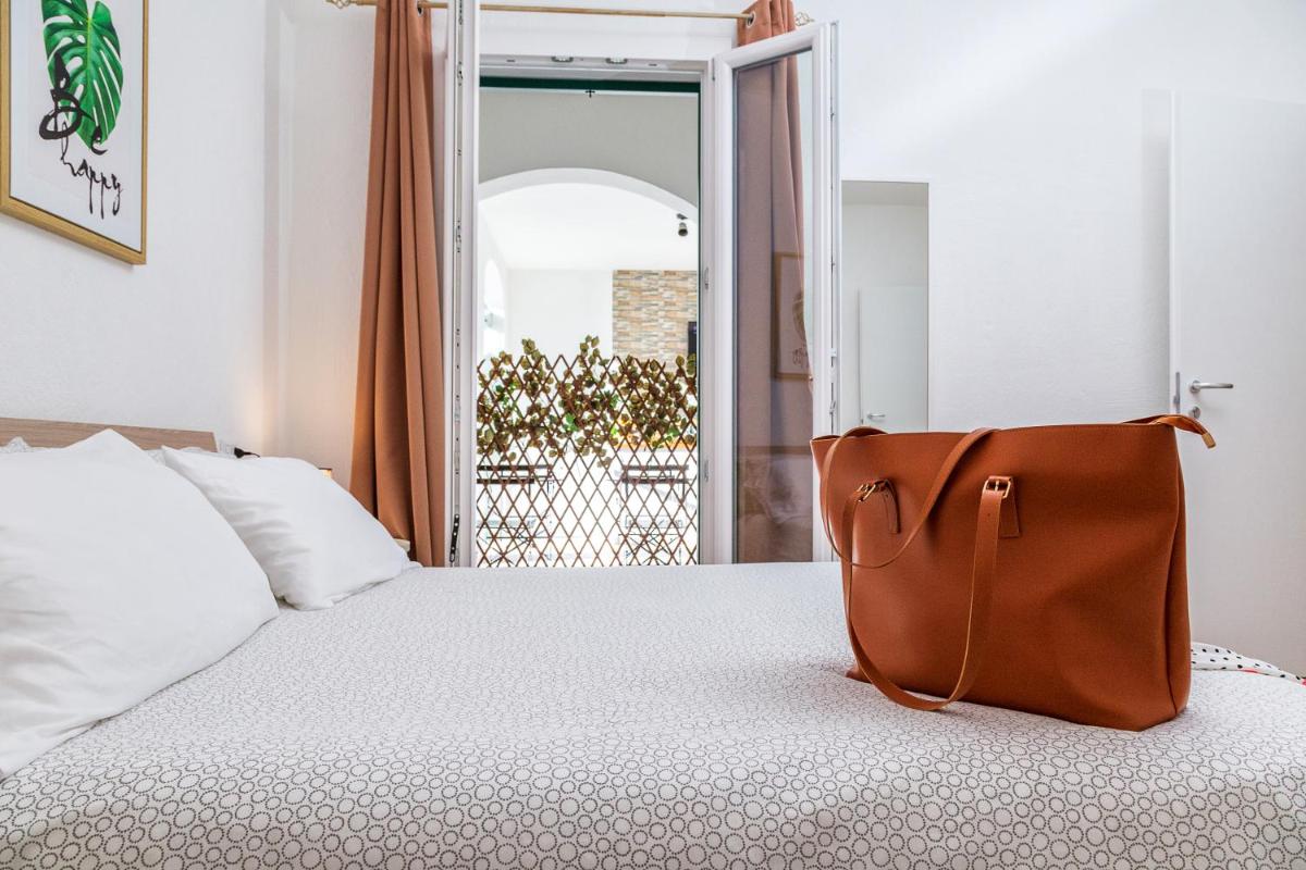 Acquazzurra Rooms - Housity
