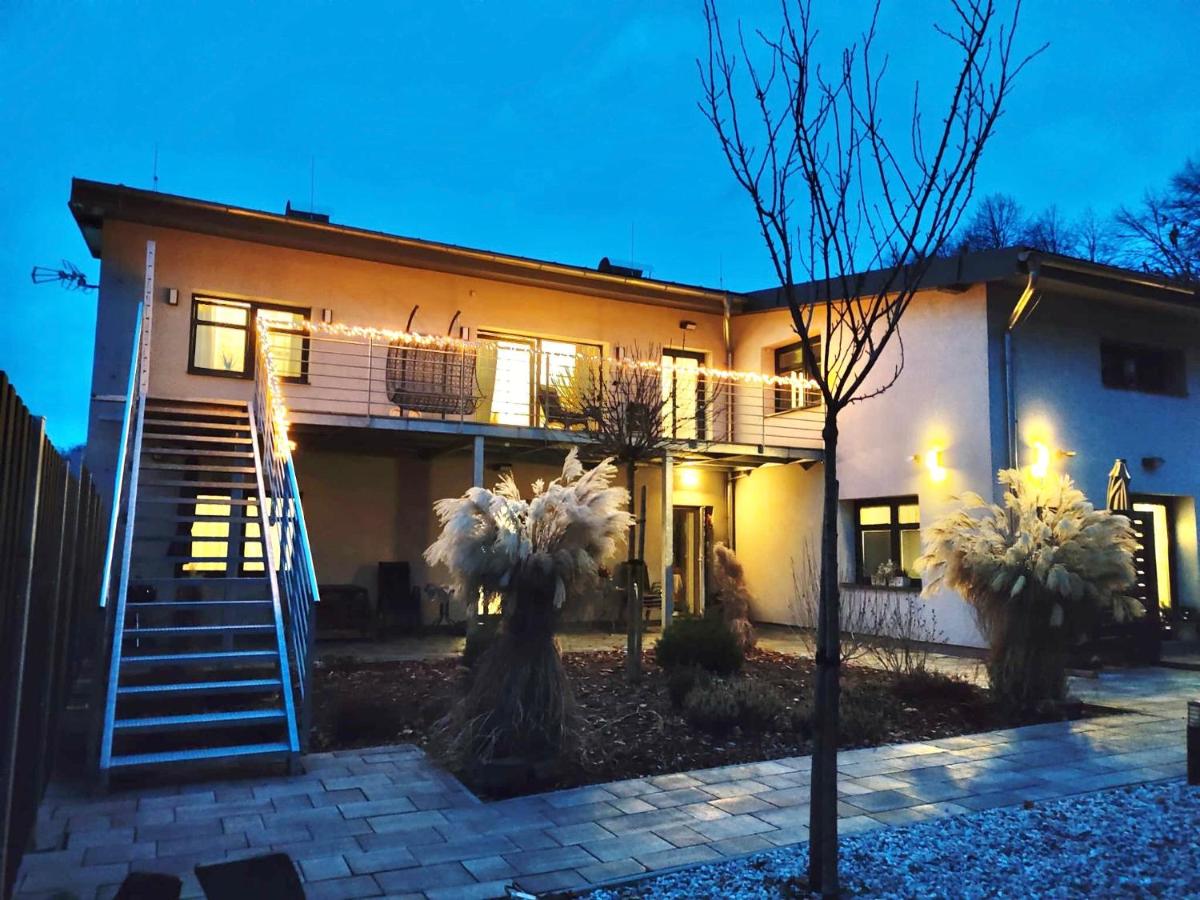 Apartmány Benešov - Housity