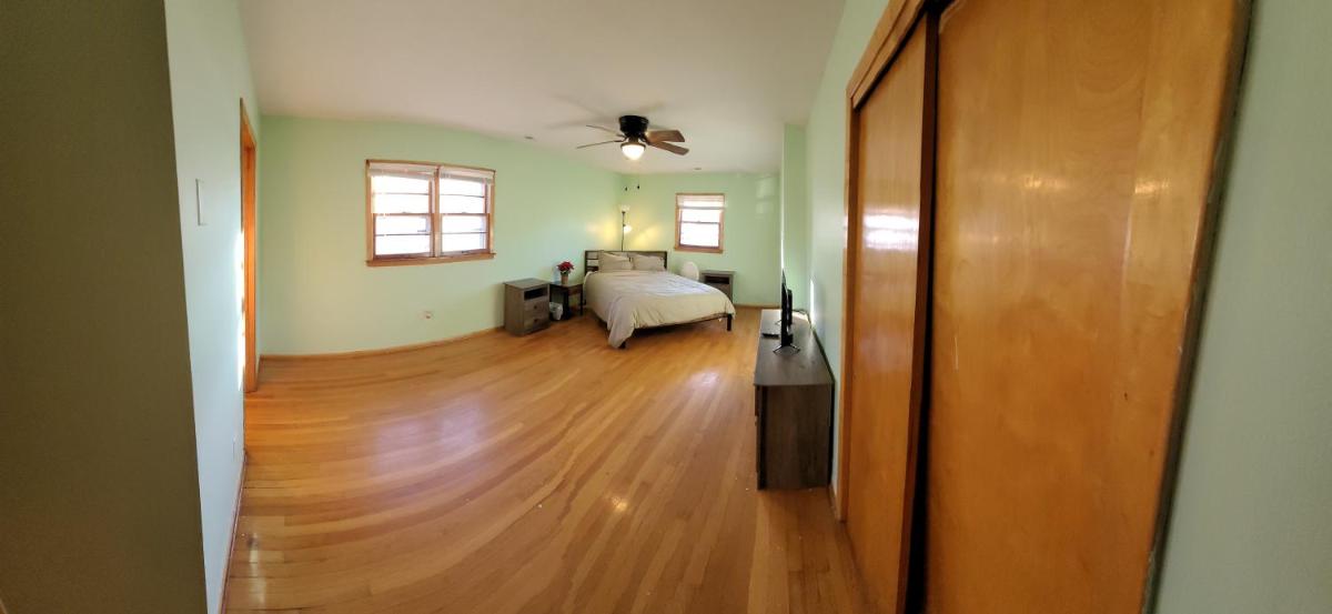 Riverside Retreat and Arcade - Housity