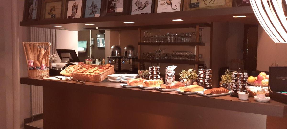 Nourriture dans l'hôtel ou à proximité