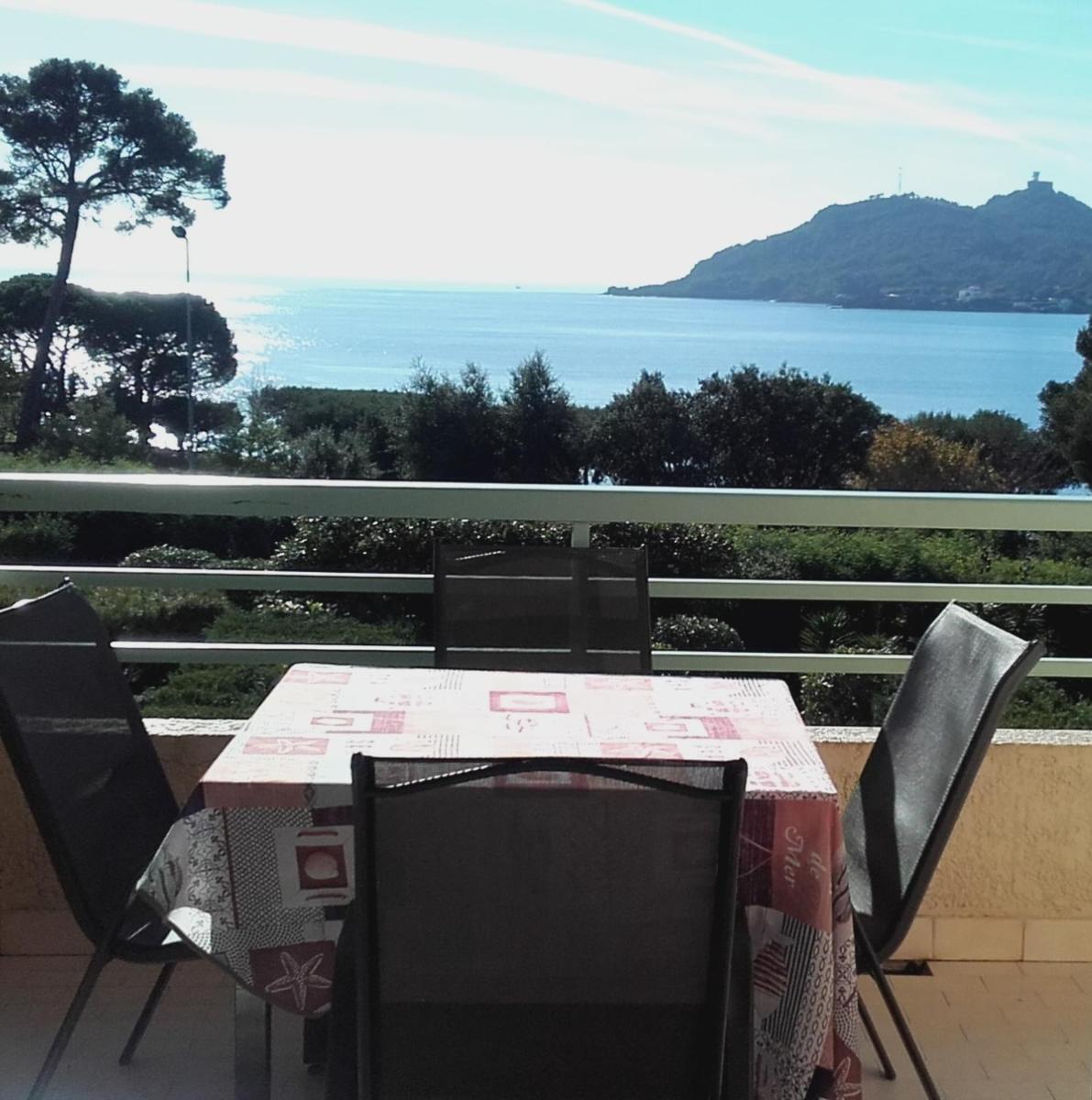 appartement vue mer piscines parking LES CORAUX AGAY PLAGE - Housity