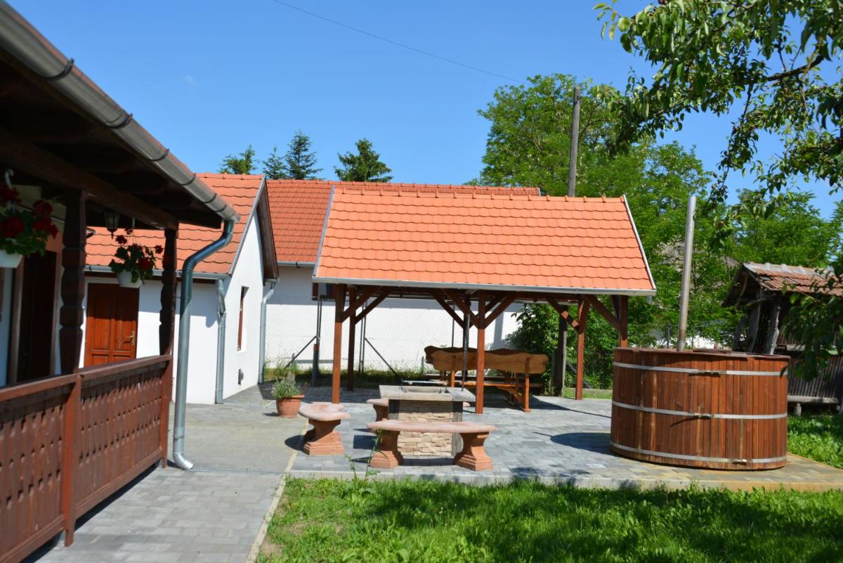 Mákvirág Vendégház- Tiszabábolna - Housity