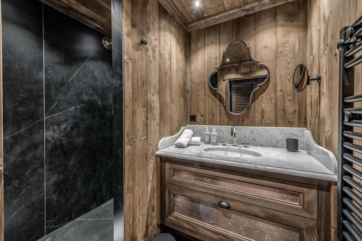 Salle de bains dans l'établissement Hotel & Spa Le Val d'Isère