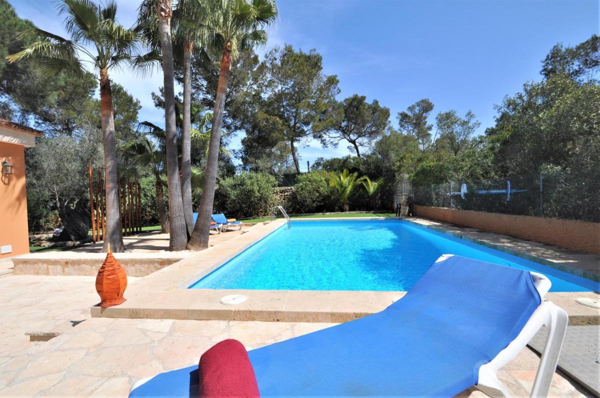 Beautiful 5-Bed House quiet area close to Campos - Housity