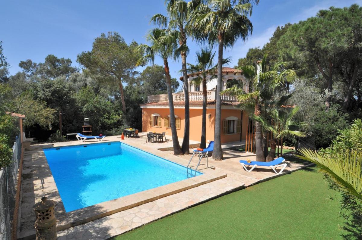 Beautiful 5-Bed House quiet area close to Campos - Housity