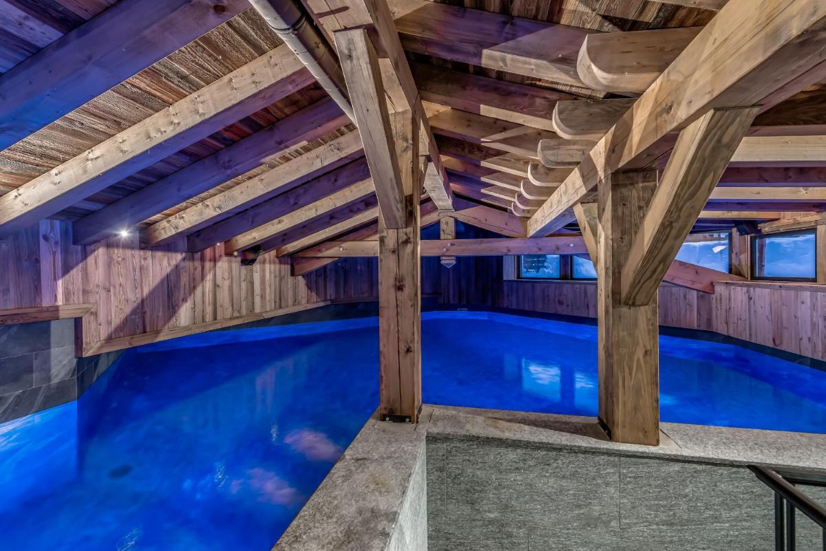Piscine de l'établissement Hotel & Spa Le Val d'Isère ou située à proximité