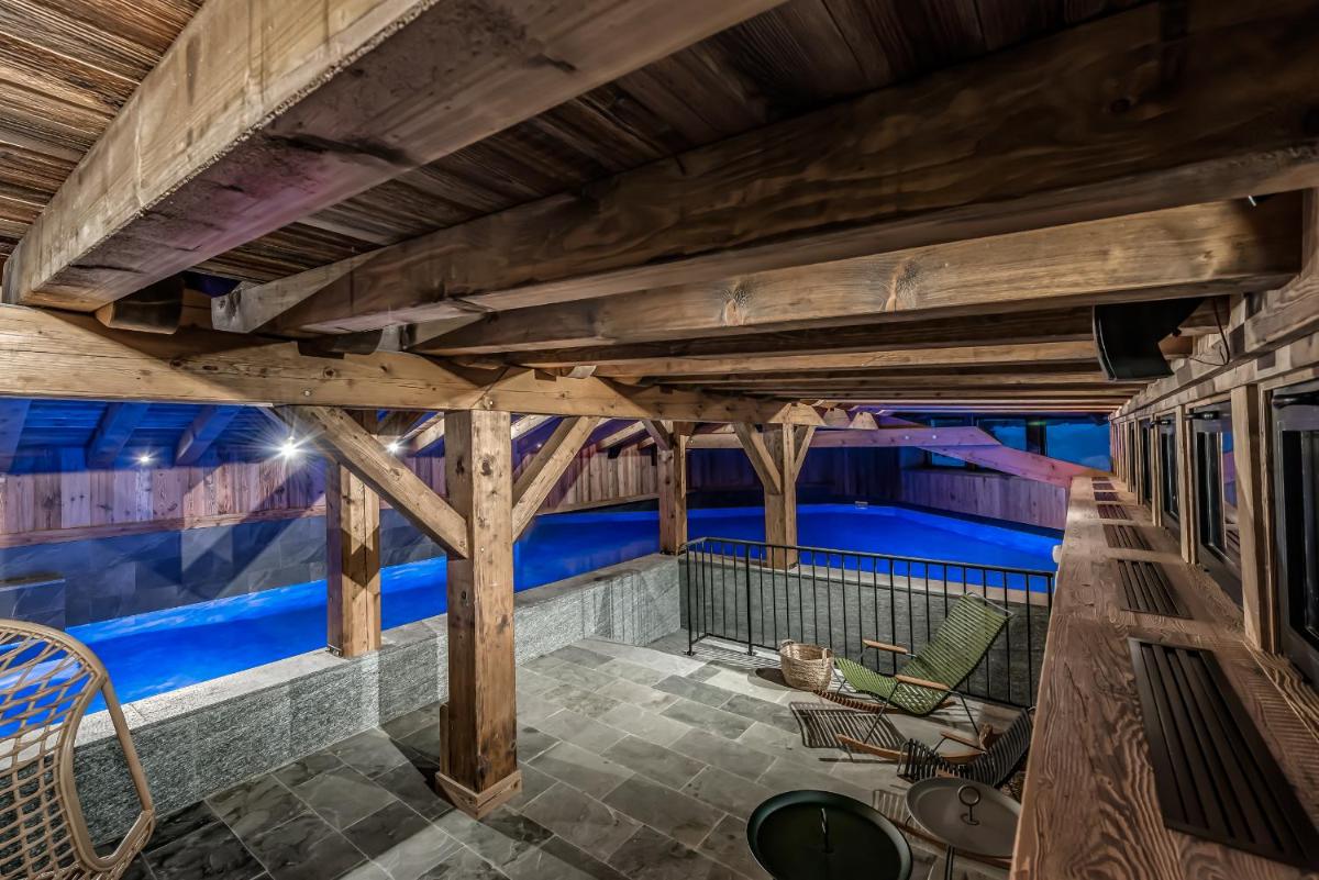 Piscine de l'établissement Hotel & Spa Le Val d'Isère ou située à proximité
